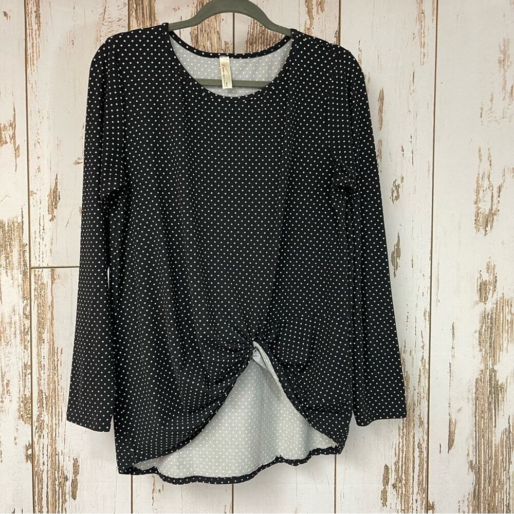 M2D, Boutique Polka Dot, Long Sleeve Shirt. Size Large. In excellent condition!